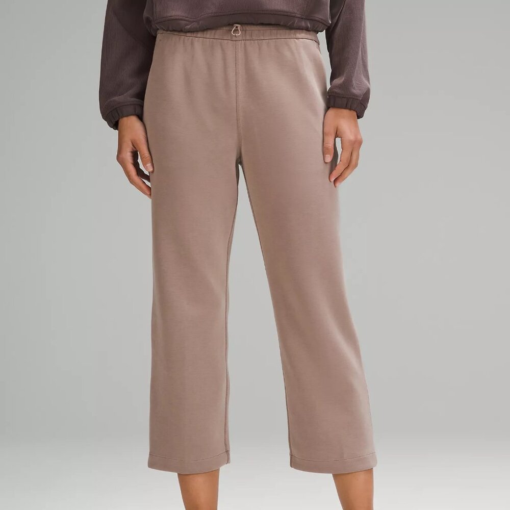 Lululemon Softstreme High-Rise Straight-Leg Cropped Pant Size 8; Taupetastic NWT